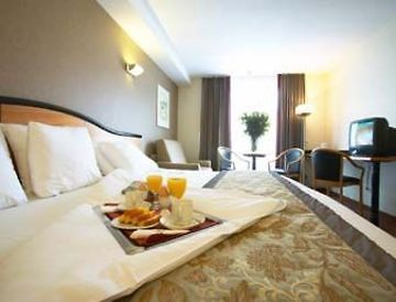 Ramada Oostende Bagian luar foto