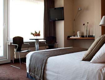 Ramada Oostende Bagian luar foto